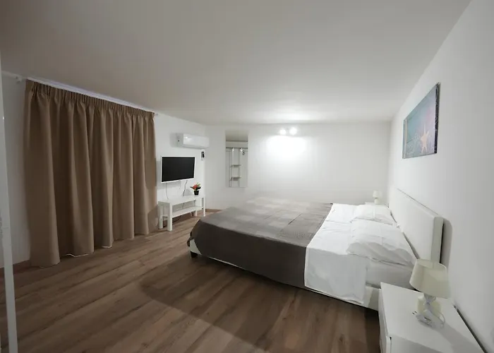 Ardizzone Home 3